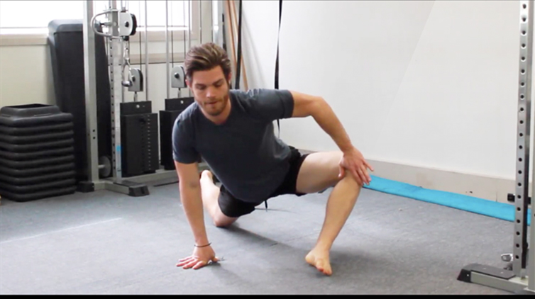 sfc-video5-dynamic-stretches-lower-body